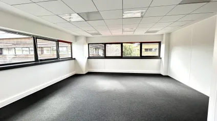 Bureaux à louer Mérignac 768 m² avec 30 parkings et accès immédiat rocade - Offre immobilière - Arthur Loyd