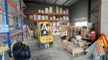 Location locaux mixtes 298 m² - Mandelieu - Offre immobilière - Arthur Loyd