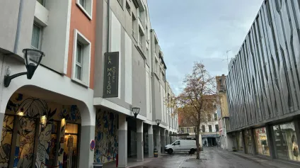 LOCAL COMMERCIAL à LOUER de 1052 m² - Offre immobilière - Arthur Loyd