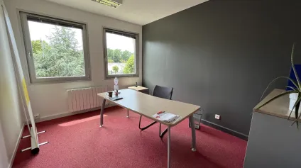 À LOUER - BUREAUX MODULABLES EN ZI - SAINT-LÉONARD - Offre immobilière - Arthur Loyd