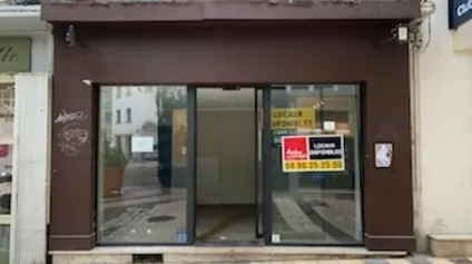 AVIGNON CENTRE VILLE RUE PIETONNE LOCAL COMMERCIAL DE 17 M2 A LOUER - Offre immobilière - Arthur Loyd