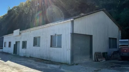 Local d'activité au coeur de la zone sud de Limoges- environ 275 m² - Proche accès autoroute + accès poids lourd - Offre immobilière - Arthur Loyd