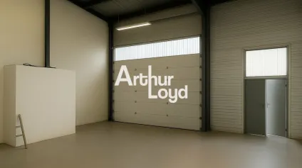 Location locaux 90 m² Fréjus - Emplacement stratégique proche A8 - Offre immobilière - Arthur Loyd