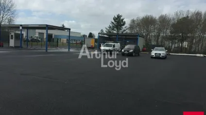 ZI ÉCOUFLANT FONCIER 2170 M² ENROBÉ ET CLOS A LOUER - Offre immobilière - Arthur Loyd