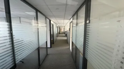 TOURS DEUX LIONS BUREAUX A LOUER 892 M² PARKINGS - Offre immobilière - Arthur Loyd