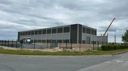 A LOUER - LOCAUX D'ACTIVITÉS - 8400 M2 (divisible à partir de 300 m2) - LAON - Offre immobilière - Arthur Loyd