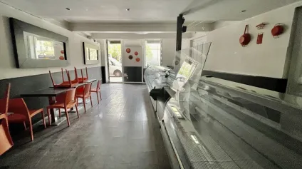 LOCAL COMMERCIALA VENDRE - MAISON CARRÉE NÎMES - Offre immobilière - Arthur Loyd