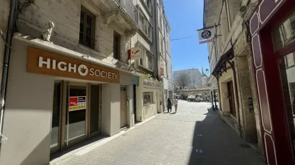 A LOUER LOCAL COMMERCIAL NIORT HYPER CENTRE 35M2 - Offre immobilière - Arthur Loyd