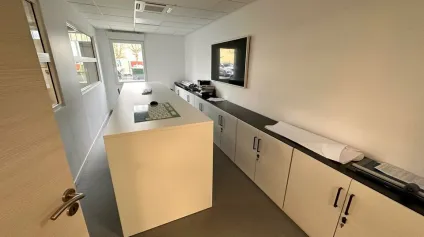 A vendre - Local d'activité de 1306m2 avec bureaux climatisés à REIMS - Offre immobilière - Arthur Loyd