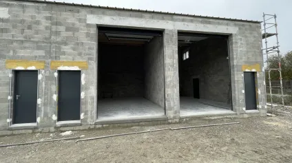 Locaux d'activité à louer à VIGNEUX DE BRETAGNE 44360 - Offre immobilière - Arthur Loyd