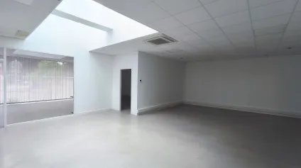 A LOUER - BUREAUX - 150 M2 - LOCAL COMMERCIAL - ST NAZAIRE - GARE - Offre immobilière - Arthur Loyd