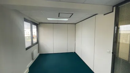 A LOUER BUREAUX 63 M2 COMPIEGNE - ZAC DE MERCIÈRES - Offre immobilière - Arthur Loyd