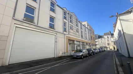 Offre de bureau rare en centre ville - A louer 160 m2 + 206 m2 en sous-sol avec parkings (quartier Faubourg Bannier - Gare - Médiathèque) - Offre immobilière - Arthur Loyd