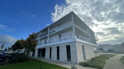 A VENDRE LOCAL PROFESSIONNEL 143M2 SAINT BENOIT - ZONE PRE MEDARD - Offre immobilière - Arthur Loyd