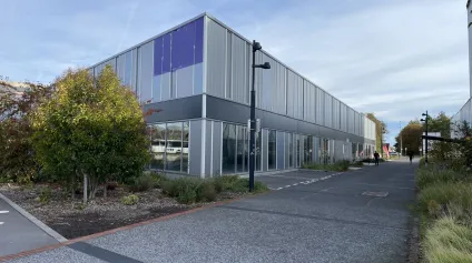 Rez-de-chaussée neufs de bureaux / services à Vendre ou à Louer à Famars, au sein de Transalley, avec un effet d'enseigne . - Offre immobilière - Arthur Loyd