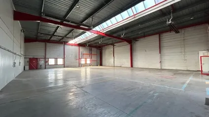 Entrepôt à louer Zone Petite Forêt , secteur zone commerciale - Offre immobilière - Arthur Loyd