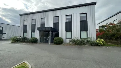 Immeuble tertiaire indépendant à louer ai CIT de Roncq - Offre immobilière - Arthur Loyd