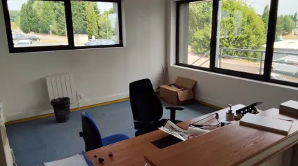À louer - Bureaux rénovés de 256 m² - Parc d'activités ESTER - Offre immobilière - Arthur Loyd