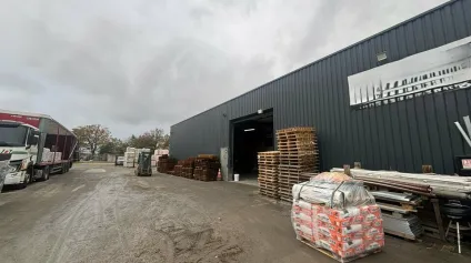 À LOUER  Local d'activité de 575 m² sur foncier de 2 141 m²  ZAC Belle Place  La Roche-sur-Yon (85) - Offre immobilière - Arthur Loyd