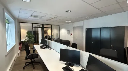 Bureaux à louer à Bordeaux avec des espaces modulables et lumineux face à la Garonne - Offre immobilière - Arthur Loyd