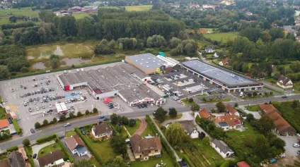 Locaux commerciaux à louer Cucq - Cellules de 75 m² et 242 m² en zone commerciale avec belle vitrine - Offre immobilière - Arthur Loyd