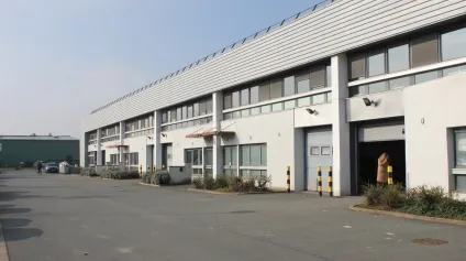 Locaux d'activité à louer à TRAPPES 78190 - Offre immobilière - Arthur Loyd