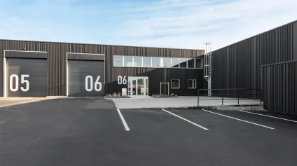 A louer, locaux d'activité réhabilités, Roncq - Offre immobilière - Arthur Loyd