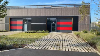 A proximité de l'autoroute A22, entrepôt en location dans un bâtiment récent - Offre immobilière - Arthur Loyd