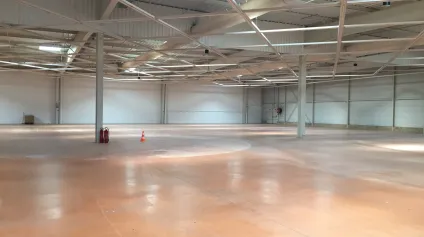 Deux cellules commerciales d'une surface de 1200 m2 et de 550 m2 disponible immédiatement, situé à proximité de grandes enseignes nationales en zone commerciale à Soissons. Possibilit... - Offre immobilière - Arthur Loyd