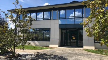 Locaux d'activité à louer à TRAPPES 78190 - Offre immobilière - Arthur Loyd