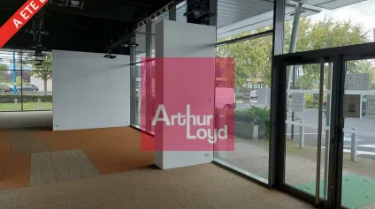 AUBIERE A LOUER LOCAL COMMERCIAL 678 M² - DIVISE : 374 M² - Offre immobilière - Arthur Loyd