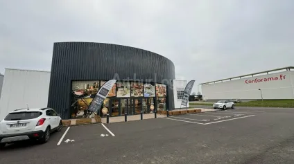 LOCAL COMMERCIAL à LOUER de 1410 m² - Offre immobilière - Arthur Loyd