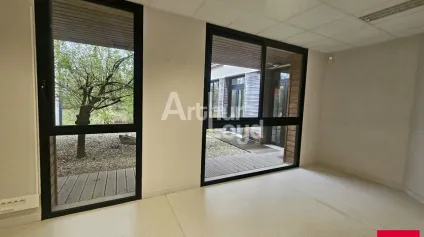 ANGERS OUEST BATIMENT INDEPENDANT DE 539 M² A VENDRE - Offre immobilière - Arthur Loyd