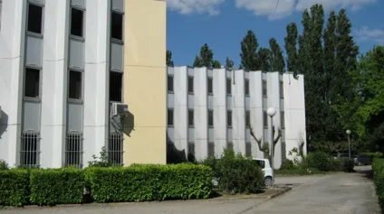 AVIGNON, proche centre commercial, Bureaux de 140 m² en RDC dans immeuble tertiaire sécurisé. - Offre immobilière - Arthur Loyd