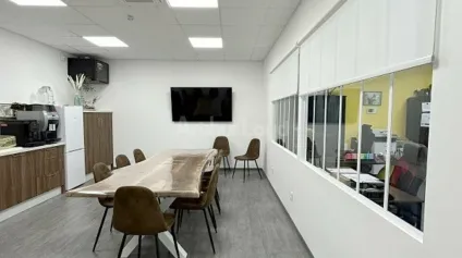 LOCAL D'ACTIVITE - ENTREPOT à VENDRE de 253 m² - Offre immobilière - Arthur Loyd