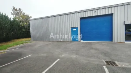LOCAL D'ACTIVITÉ avec bureaux climatisés de 370m2 A LOUER - GUEUX - Offre immobilière - Arthur Loyd