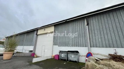 A louer à Châlons-en-champgne un local d'activité de 1 940m2 un parking clos. - Offre immobilière - Arthur Loyd