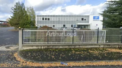 A vendre, batiment de 6 635m2 environ à Saint-Martin-Sur-Le-Pré. - Offre immobilière - Arthur Loyd