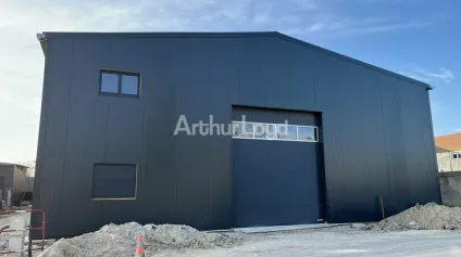 A Louer - bâtiment d'activité de 240m2 au sol avec une mezzanine de 80m2 à PRUNAY - Offre immobilière - Arthur Loyd