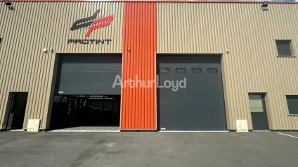 Cellule d'activité d'environ 300 m2 + 130 m2 de mezzanine - REIMS CROIX-BLANDIN - Offre immobilière - Arthur Loyd