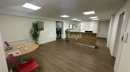 Local professionnel d'environ 150 m2 - REIMS SECTEUR FORUM - Offre immobilière - Arthur Loyd