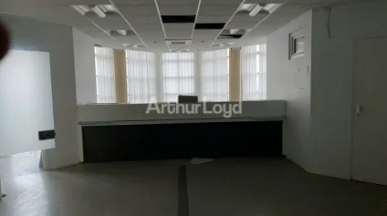 A VENDRE - Châlons-en-Champagne secteur Rive Gauche - local commercial d'une superficie totale d'environ 276m2 idéalement situé, sur un axe très fréquenté! - Offre immobilière - Arthur Loyd