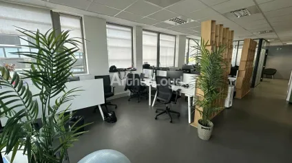BUREAUX D'ENVIRON 112 M2 et 5 PLACES DE PARKING - BEZANNES - Offre immobilière - Arthur Loyd