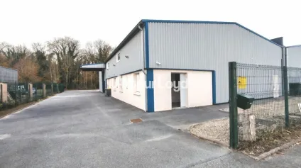 A vendre - un bâtiment d'activité de 416m2 + 78m2 de bureaux sur une parcelle de 1224m2 secteur ZI de la Malle à St Brice Courcelles - Offre immobilière - Arthur Loyd