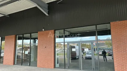 LOCAL COMMERCIAL à LOUER de 731 m² - Offre immobilière - Arthur Loyd