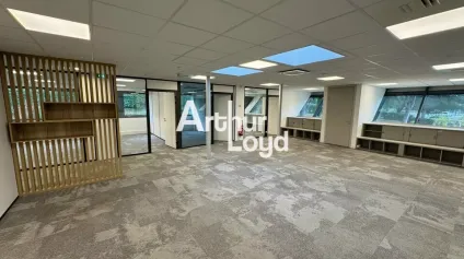 À louer  Bureaux rénovés 1615.75 m² divisibles dès 428.57 m² Sophia Antipolis - Offre immobilière - Arthur Loyd
