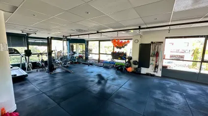 BUREAUX À LOUER EN PLEIN COEUR DE LA ZONE DES JALASSIÈRES - Offre immobilière - Arthur Loyd