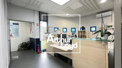 IMMEUBLE TERTIAIRE INDEPENDANT DE 880 M² ERP ET PMR A VENDRE - MONTPELLIER MILLENAIRE / PARKING PRIVATIF - Offre immobilière - Arthur Loyd