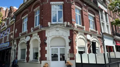 Local commercial à louer en emplacement Premium au coeur d'Armentières - Immeuble d'angle avec terrasse - Offre immobilière - Arthur Loyd