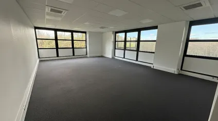 Bureaux d'environ 138 m2 - REIMS FARMAN - Offre immobilière - Arthur Loyd